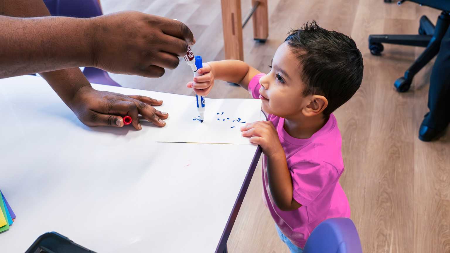 Early intervention ABA therapy helping young child develop communication and learning skills